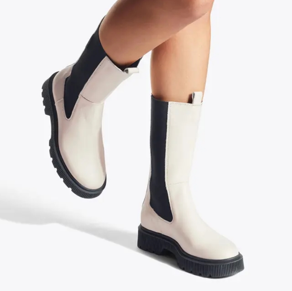 NWT KURT GEIGER STINT LEATHER IVORY & BLACK PULL-ON BOOTS (38.5/…